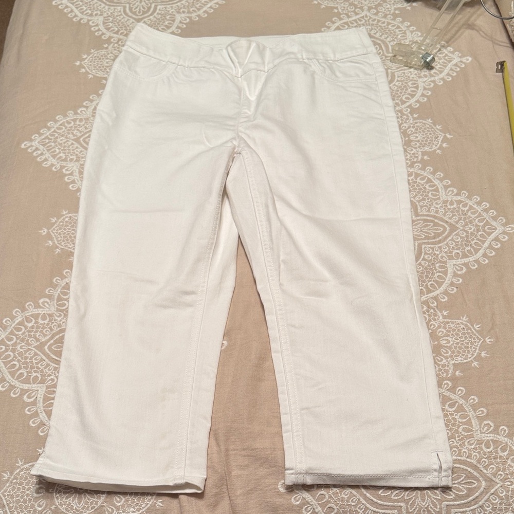 Chico's Cream Capri Pants